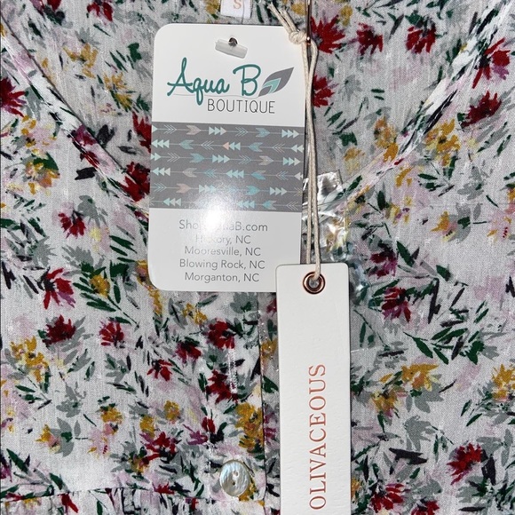 Aqua B Boutique Floral Top - Picture 3 of 3